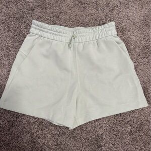 Lululemon softstreme short 4” size 4